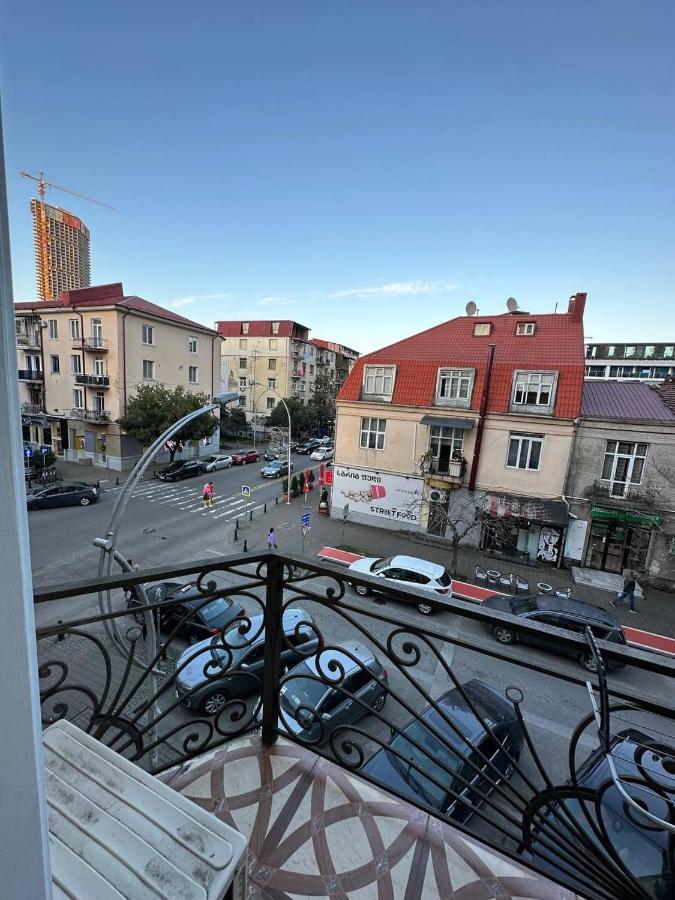 Eiffel Hotel バトゥーミ エクステリア 写真